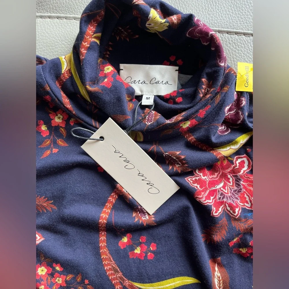 NWT Piper Top in Ophelia Floral Midnight
By Cara Cara, luxurious, super soft ! - Picture 2 of 3